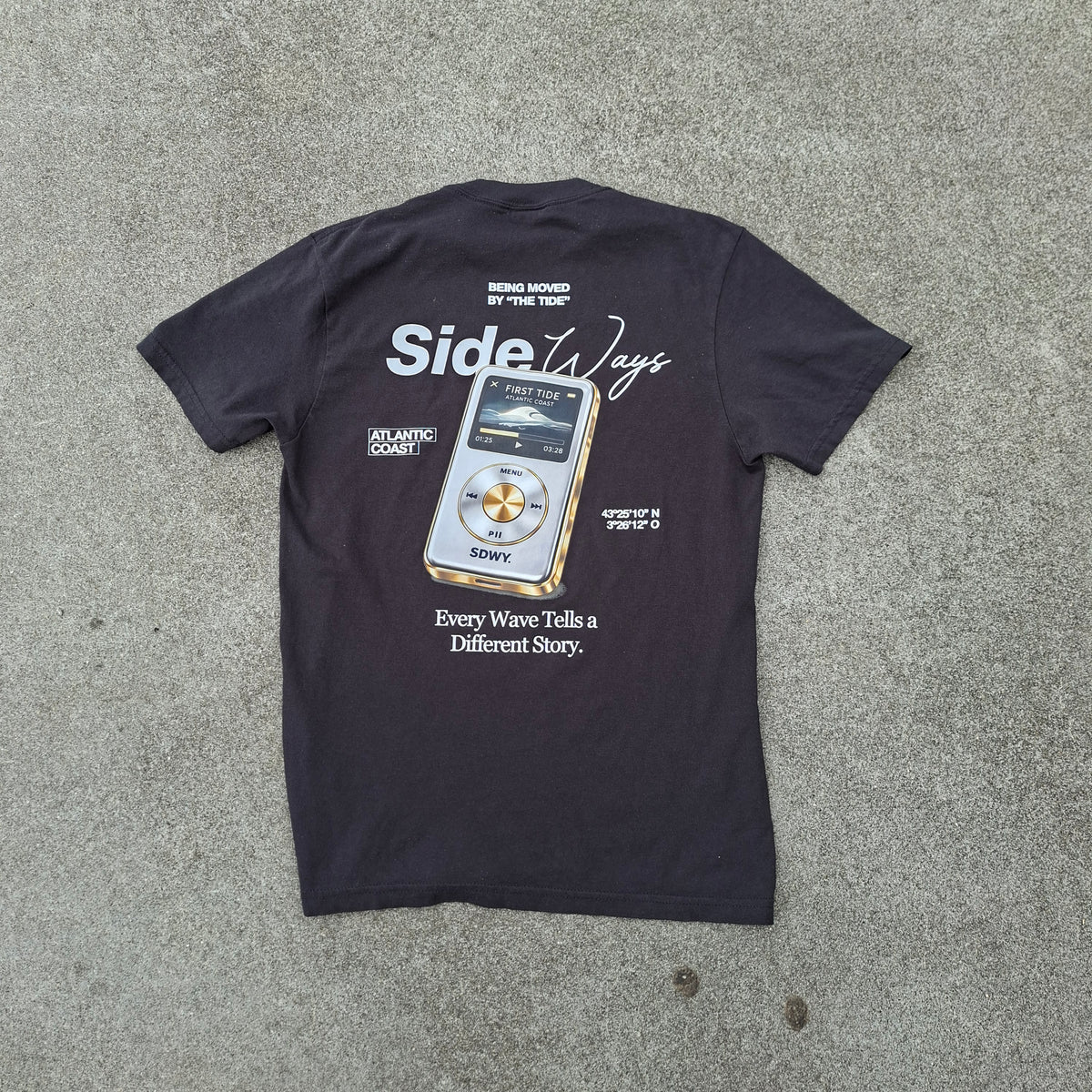 "The 2000s" | Camiseta Negra Unisex