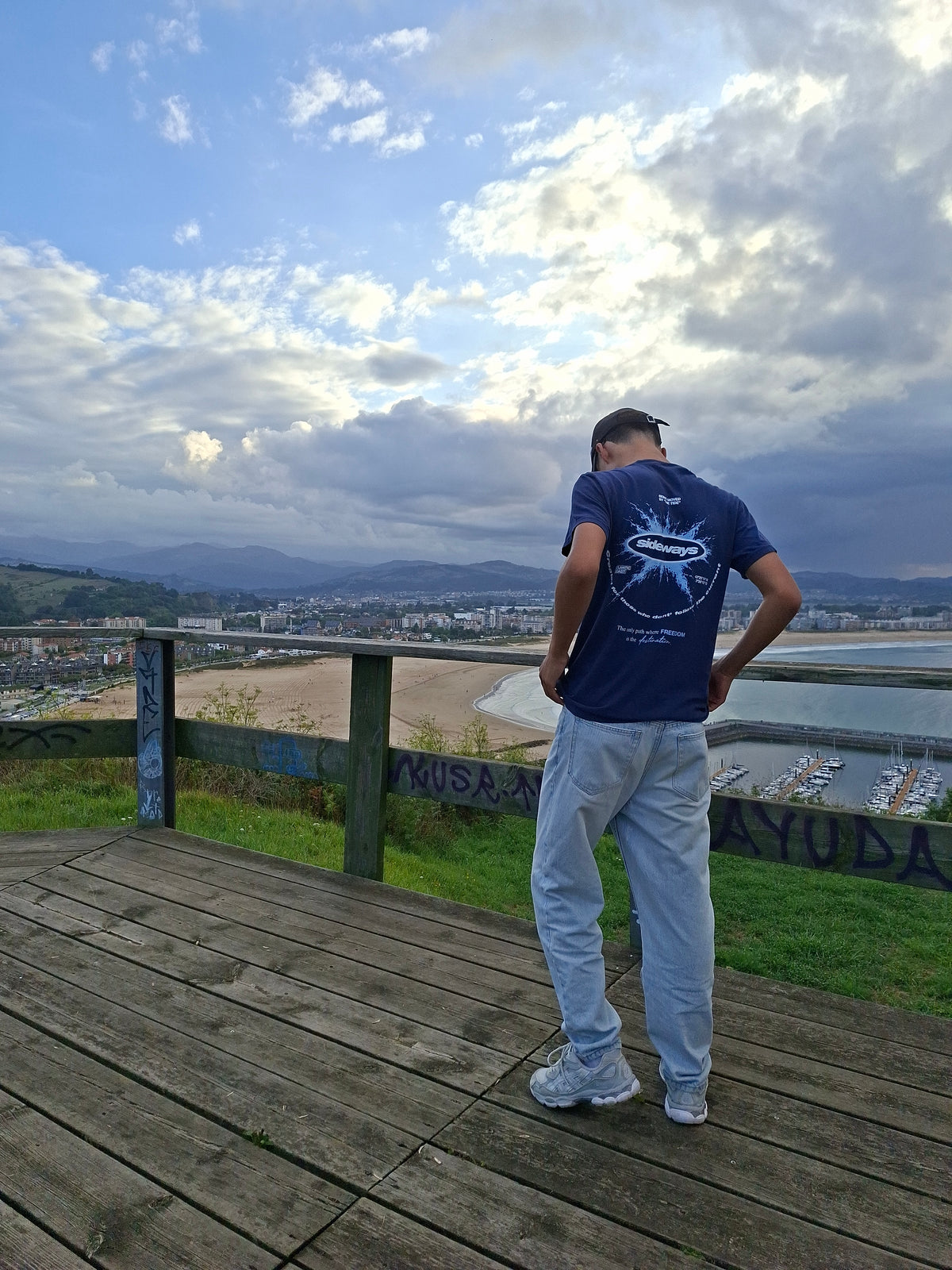 "The Wave" | Camiseta Azul Marino Unisex